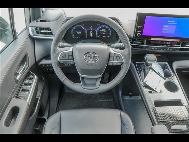 2025 Toyota Sienna Woodland Edition