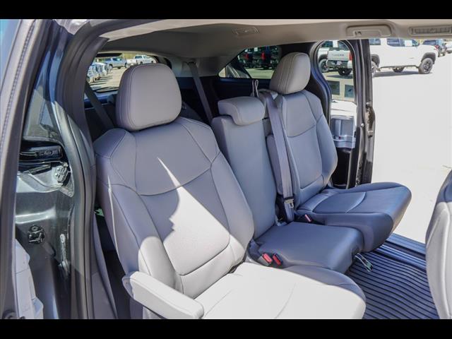 2025 Toyota Sienna XLE 8-Passenger