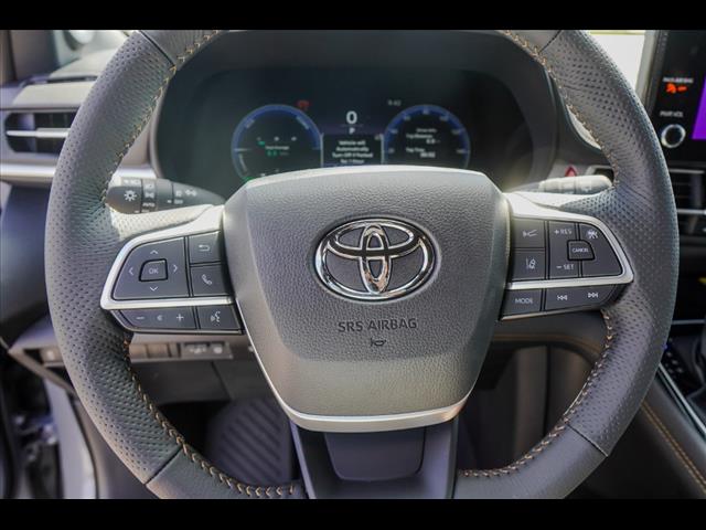 2025 Toyota Sienna Woodland Edition