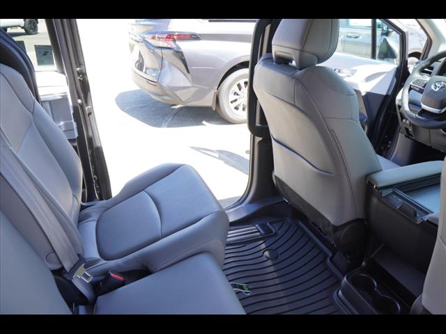 2025 Toyota Sienna XLE 8-Passenger