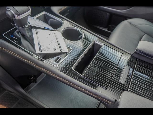 2025 Toyota Sienna Woodland Edition