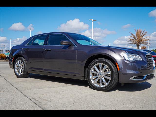 2022 Chrysler 300 Touring