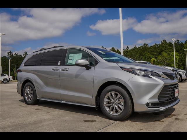 2025 Toyota Sienna XLE 8-Passenger