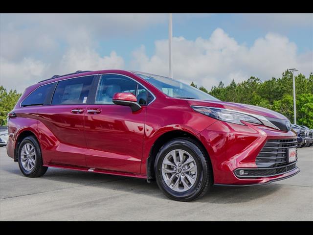 2025 Toyota Sienna XLE 7-Passenger