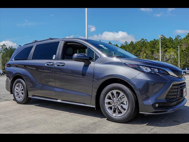 2025 Toyota Sienna XLE 8-Passenger