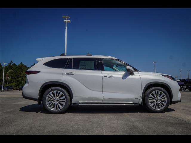 2025 Toyota Highlander Hybrid Platinum