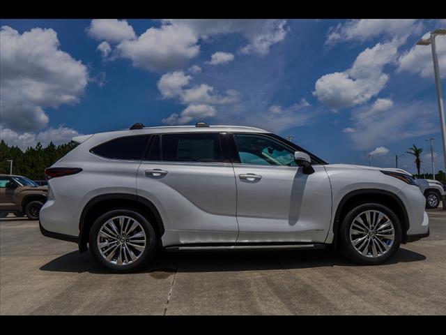 2025 Toyota Highlander Hybrid Platinum