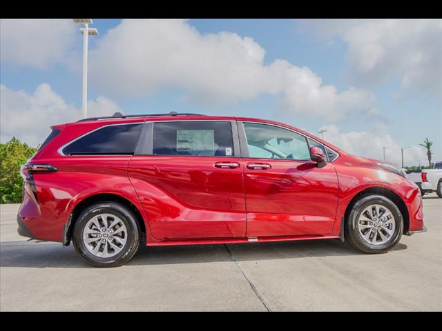 2025 Toyota Sienna XLE 7-Passenger