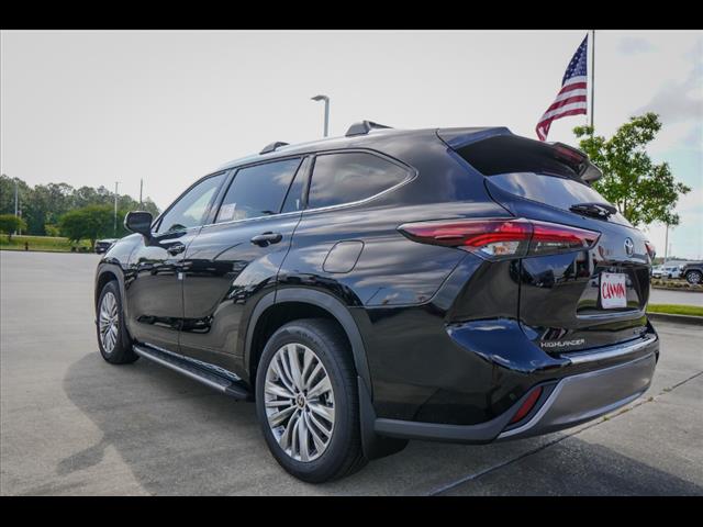 2025 Toyota Highlander Platinum