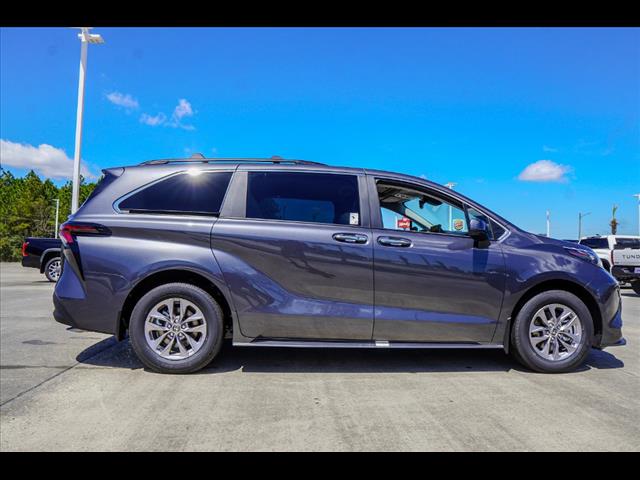 2025 Toyota Sienna XLE 8-Passenger