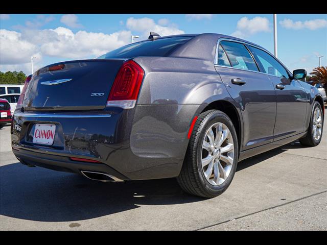 2022 Chrysler 300 Touring
