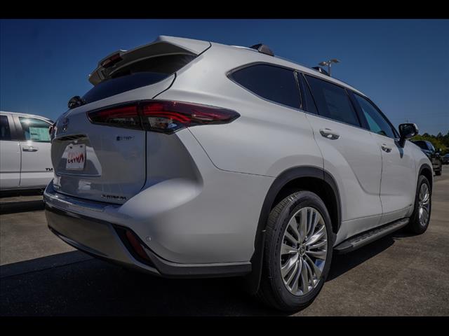 2025 Toyota Highlander Hybrid Platinum