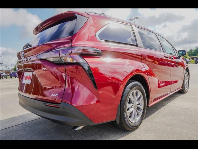 2025 Toyota Sienna XLE 7-Passenger