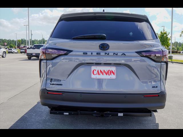 2025 Toyota Sienna Woodland Edition