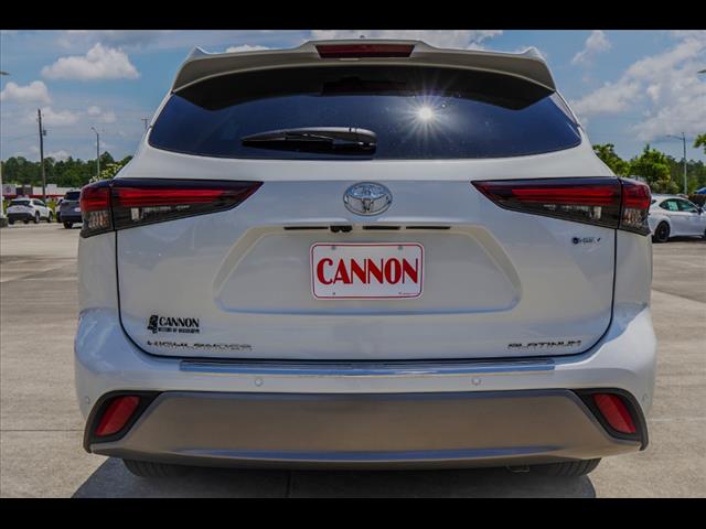 2025 Toyota Highlander Hybrid Platinum