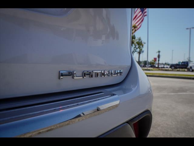 2025 Toyota Highlander Hybrid Platinum