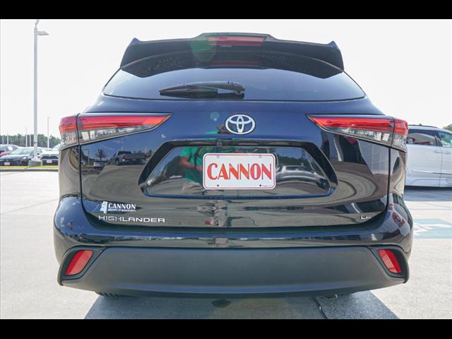 2022 Toyota Highlander LE
