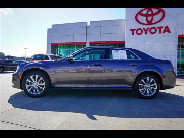 2022 Chrysler 300 Touring