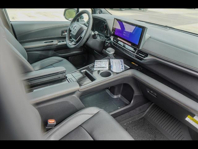 2025 Toyota Sienna Woodland Edition