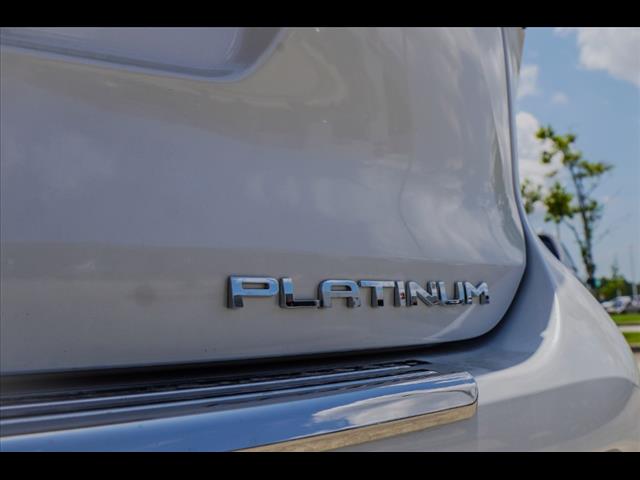 2025 Toyota Highlander Hybrid Platinum