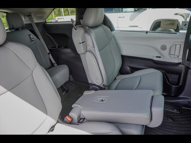 2025 Toyota Sienna XLE 8-Passenger