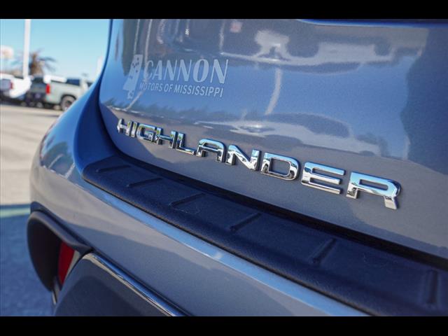 2024 Toyota Highlander LE