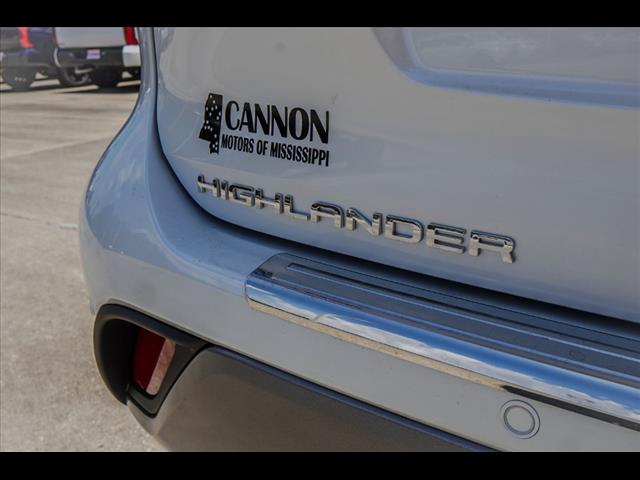 2025 Toyota Highlander Hybrid Platinum