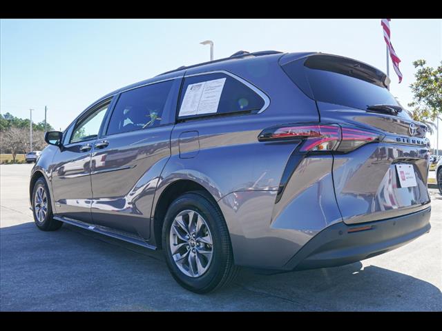 2021 Toyota Sienna XLE 7-Passenger