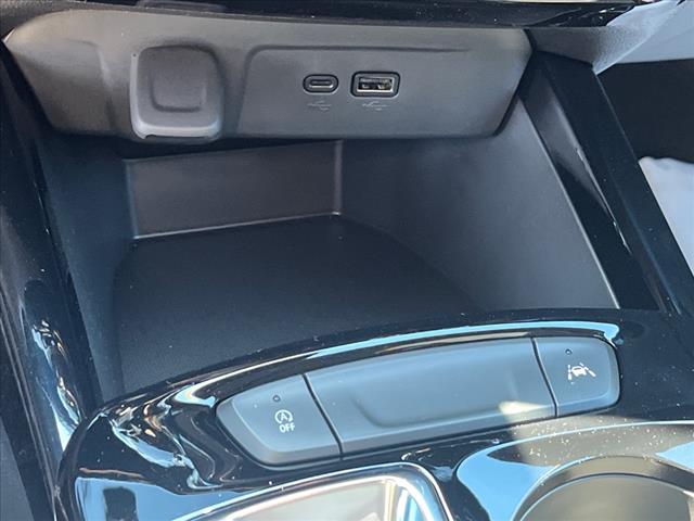2025 Chevrolet Trax RS