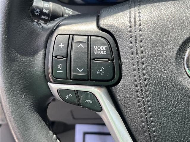 2020 Toyota Sienna XLE 7-Passenger Auto Access Seat