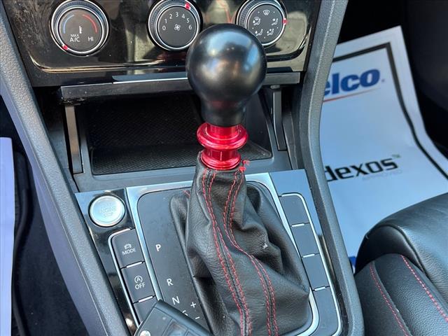 2020 Volkswagen Golf GTI SE