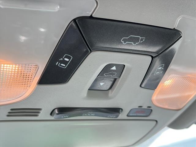 2020 Toyota Sienna XLE 7-Passenger Auto Access Seat