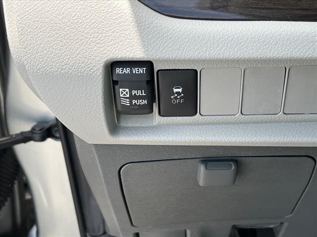 2020 Toyota Sienna XLE 7-Passenger Auto Access Seat