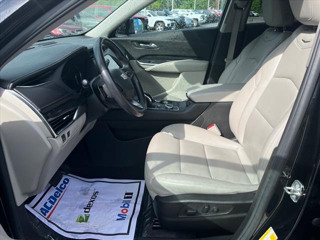 2022 Cadillac XT4 Premium Luxury