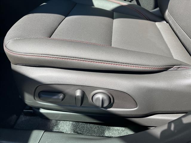 2025 Chevrolet Trax RS