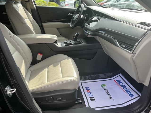 2022 Cadillac XT4 Premium Luxury