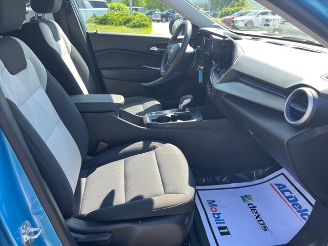 2025 Chevrolet Trax LS