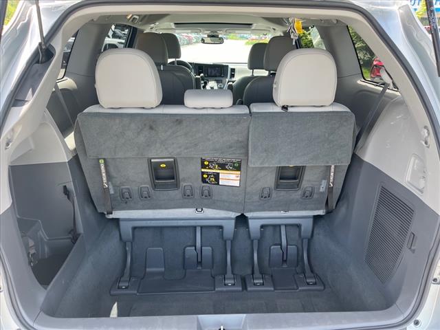 2020 Toyota Sienna XLE 7-Passenger Auto Access Seat