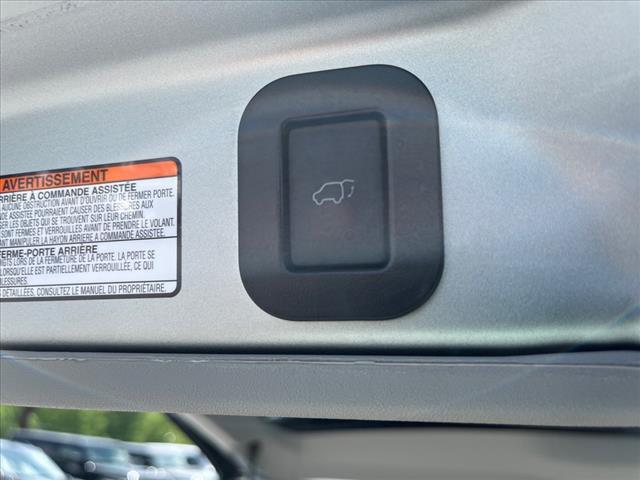 2020 Toyota Sienna XLE 7-Passenger Auto Access Seat