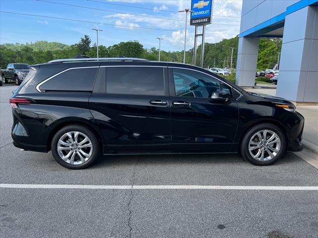2023 Toyota Sienna Platinum 7 Passenger