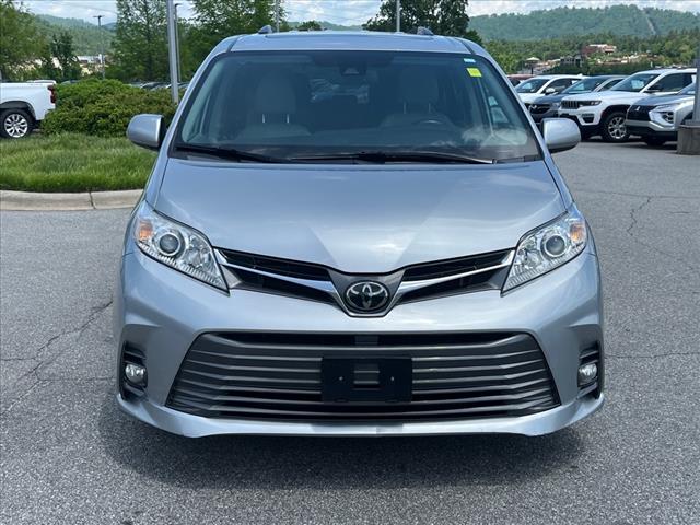 2020 Toyota Sienna XLE 7-Passenger Auto Access Seat