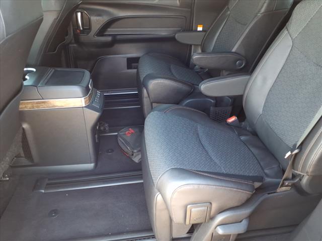 2025 Toyota Sienna Platinum 7-Passenger