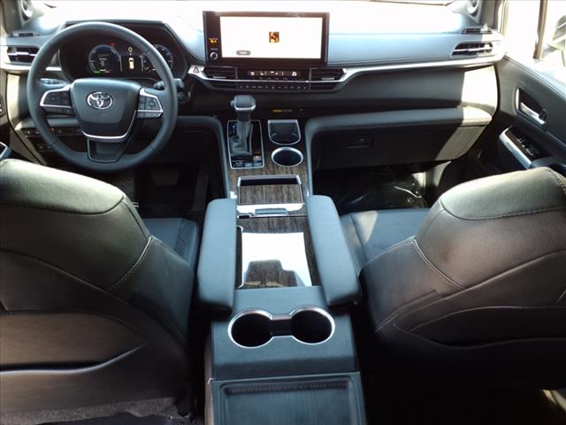 2025 Toyota Sienna Platinum 7-Passenger