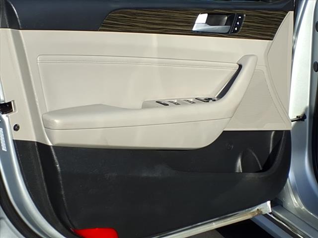 2017 Hyundai SONATA Hybrid Limited