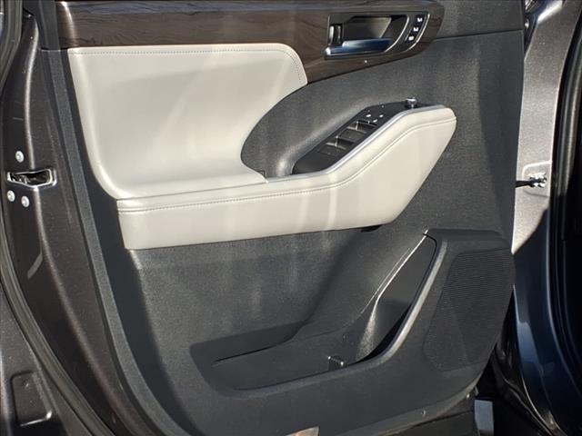 2022 Toyota Highlander Hybrid Limited