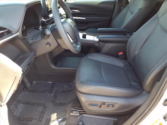 2025 Toyota Sienna Platinum 7-Passenger