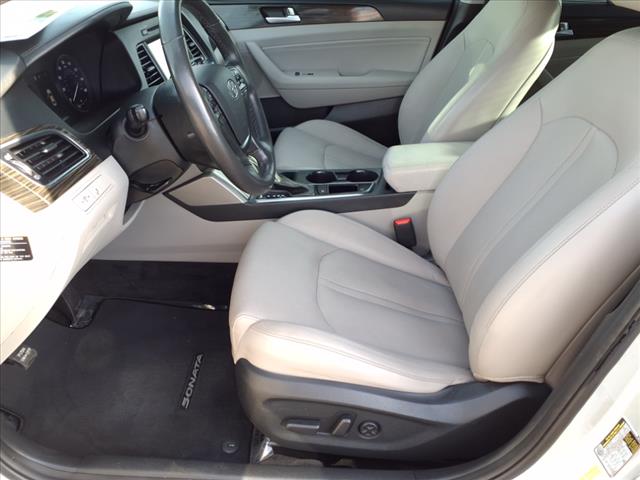 2017 Hyundai SONATA Hybrid Limited