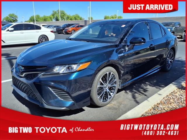 2020 Toyota Camry Hybrid SE