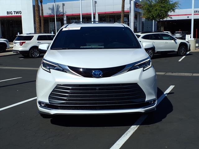 2025 Toyota Sienna Platinum 7-Passenger