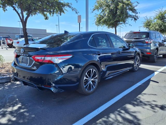 2020 Toyota Camry Hybrid SE